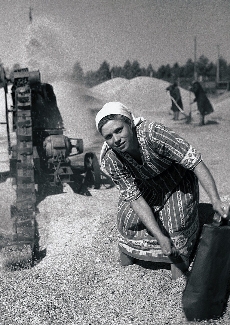 Сельские женщины СССР - История России в фотографиях