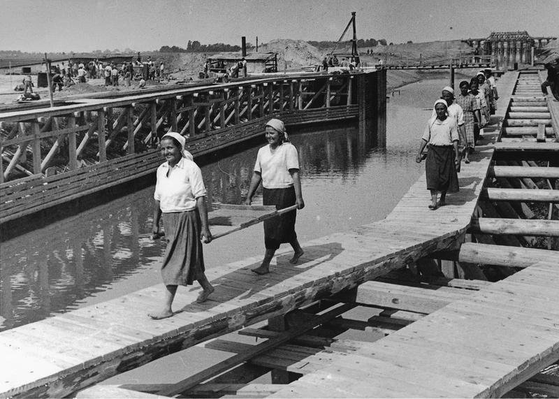 Женщины неженских профессий - История России вфотографиях