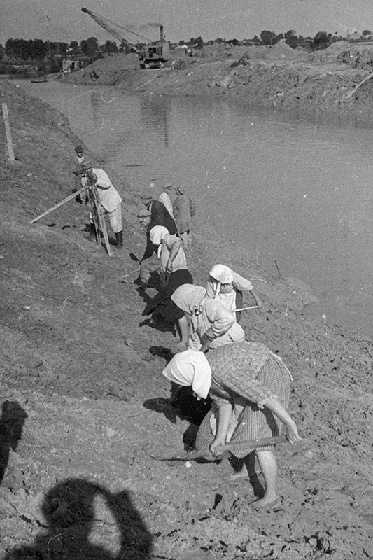 Женщины неженских профессий - История России вфотографиях