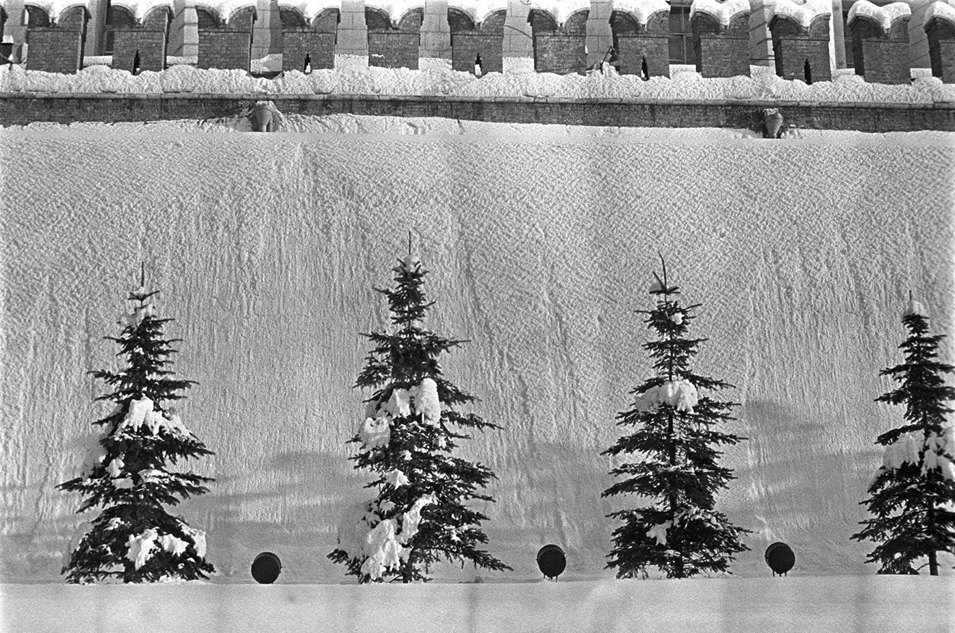 Кремлевская стена, 1957 год, г. Москва. Александровский сад.