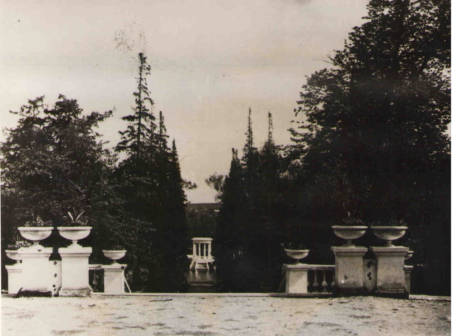 Парк у дворца пионеров киров фото