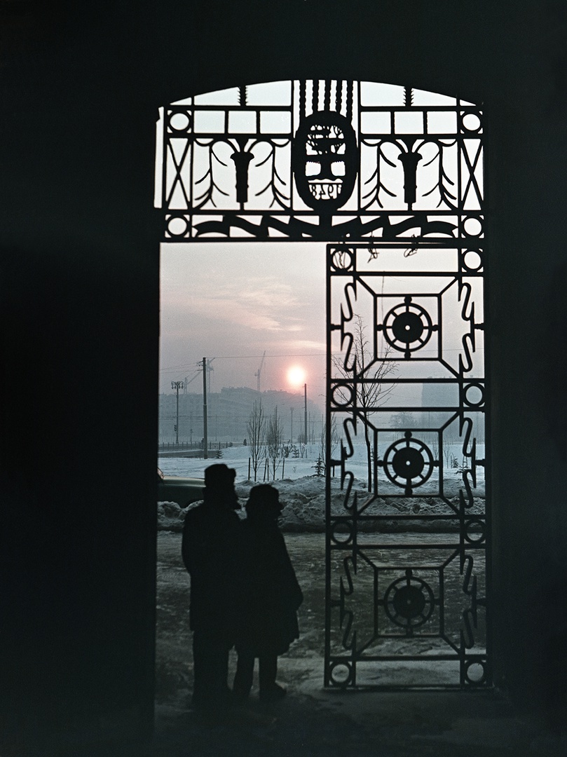 Морозный вечер, 1962 год, г. Москва. Выставка «Ночные фотографии Бориса Косарева» с этим снимком.