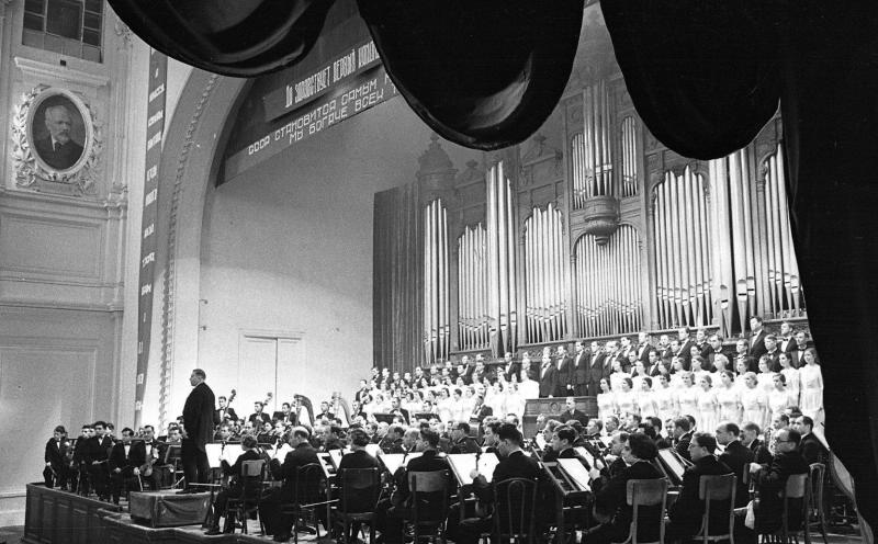 Концерт в Большом зале Консерватории, 1938 год, г. Москва. Выставка «Московская консерватория. Большой зал» с этим снимком.