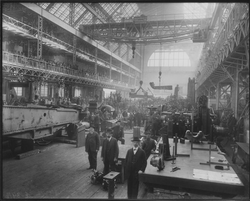 Мастерская Путиловского завода, 1915 год, г. Санкт-Петербург. Выставка «Дореволюционная Россия: производство» с этой фотографией. 