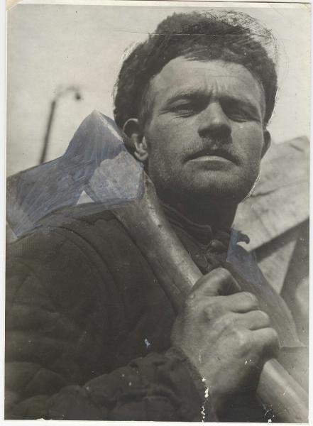 Портрет рабочего с топором, 1920-е