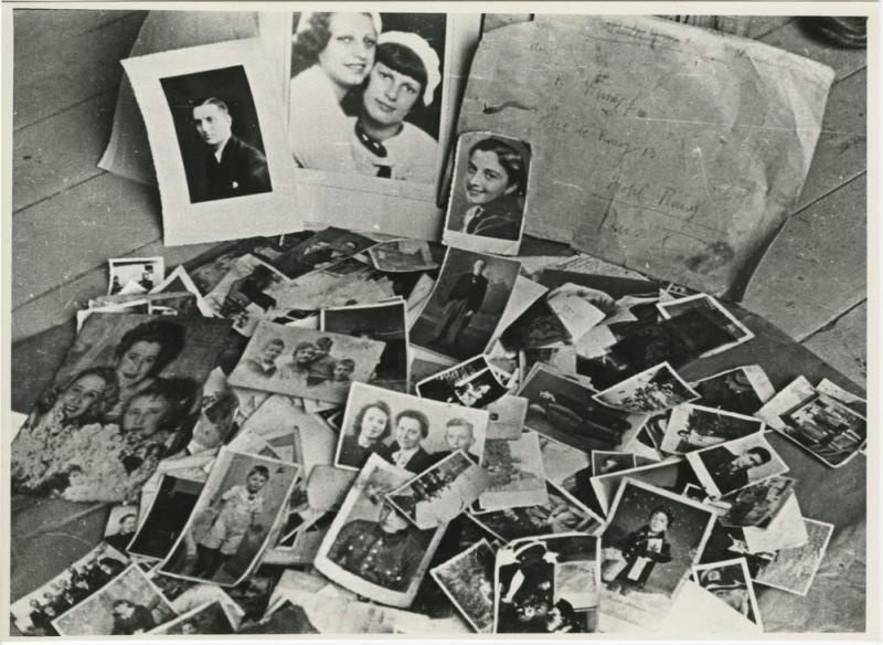 Фотографии замученных в концлагере Майданек, 1945 год, Польша. Под городом Люблин.Выставки&nbsp;«Холокост», «Лагерь смерти Майданек» с этой фотографией.