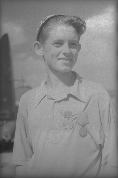 Подросток, 1943 год, г. Сталинград. Выставка «Дети-герои» с этой фотографией.