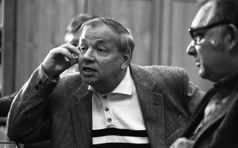Андрей Вознесенский и Фридрих Горенштейн в редакции журнала «Юность», 1991 год, г. Москва