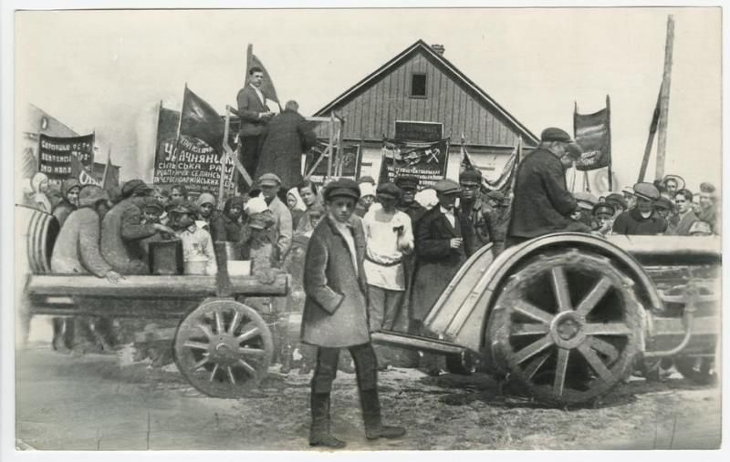 Митинг по случаю получения трактора, 1929 год
