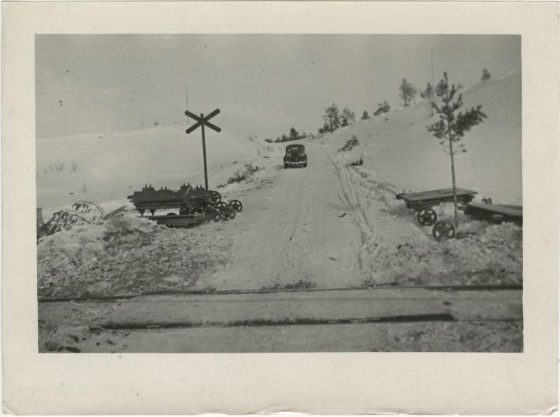Финская война. Автомобиль на дороге, 1939 год
