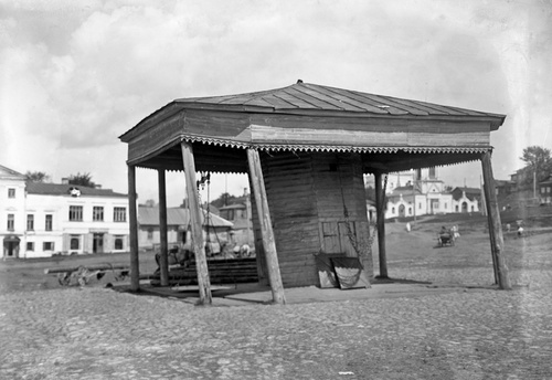 Весовая на торговой площади в центр Галича, 1913 год, г. Галич