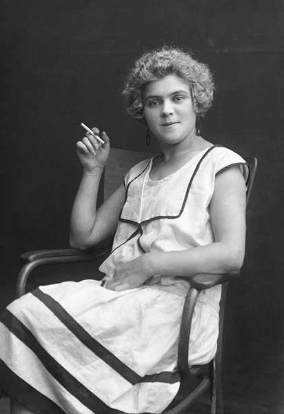 Портрет девушки периода НЭПа, 1923 год, г. Галич. Выставка «В стиле НЭП» с этой фотографией.