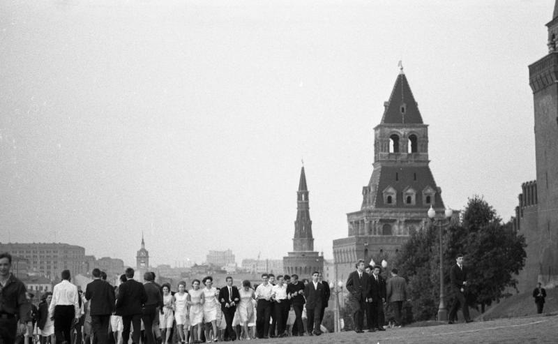 Выпускники на Красной площади, 1967 год, г. Москва