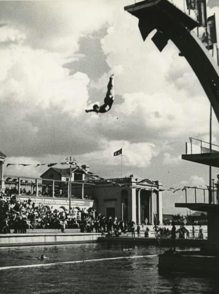 Соревнования по прыжкам в воду в честь Дня ВМФ, 1944 год, г. Москва