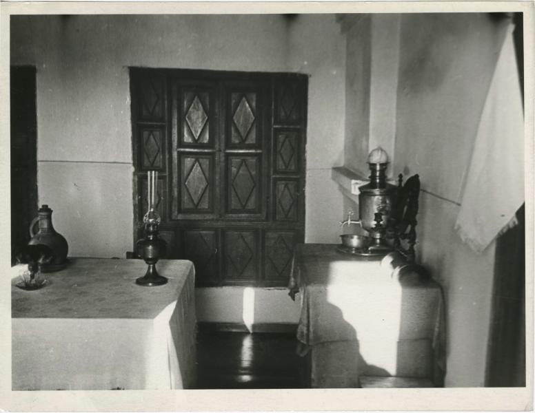 Интерьер комнаты деревенского дома, 1960-е