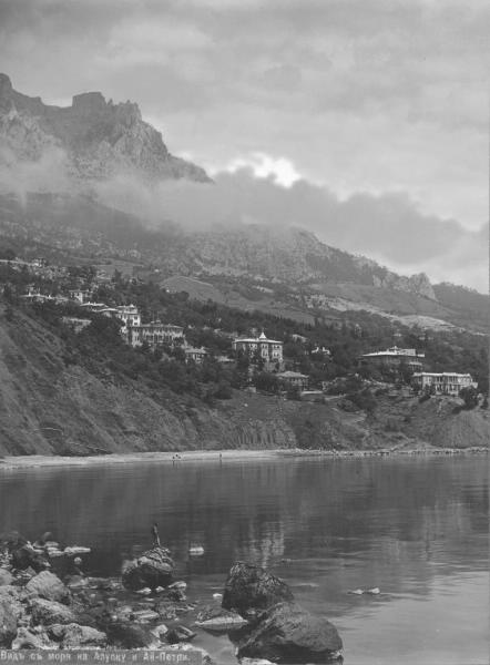 Вид с моря на Алупку и на Ай-Петри, 1903 - 1910, Таврическая губ., дер. Алупка