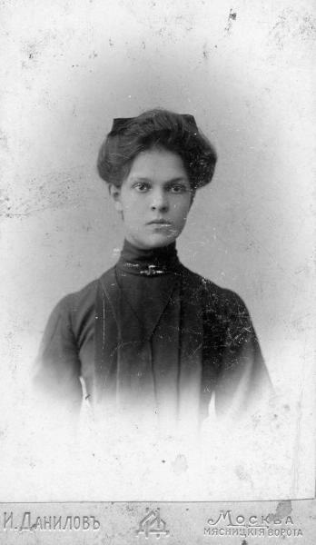 Портрет девушки, 1890 - 1906, г. Москва. Коллодион.