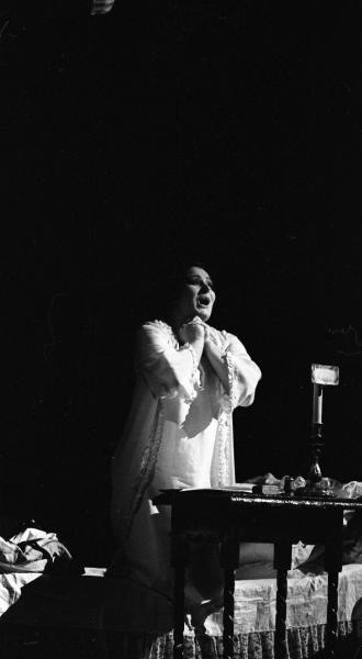 Певица Людмила Сергиенко в роли Татьяны в опере «Евгений Онегин», 1977 год, г. Москва. 