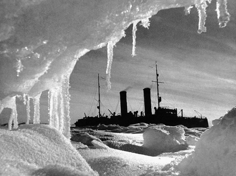 Ледокол «Красин» во льдах Арктики, 1936 год