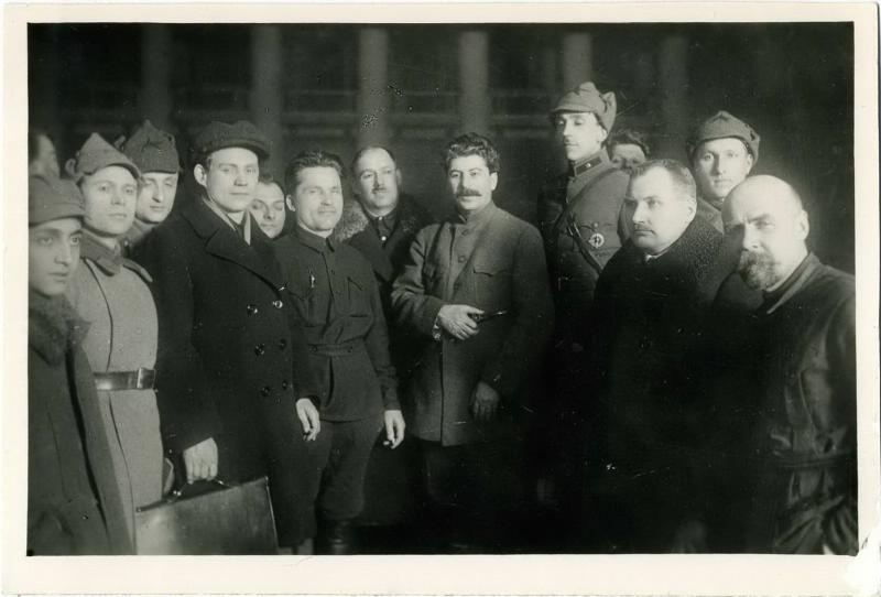 Сергей Киров, Иосиф Сталин среди военных, 1930-е, г. Москва