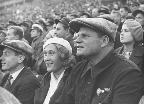 Qabr ustida Aladdin porno multfilm