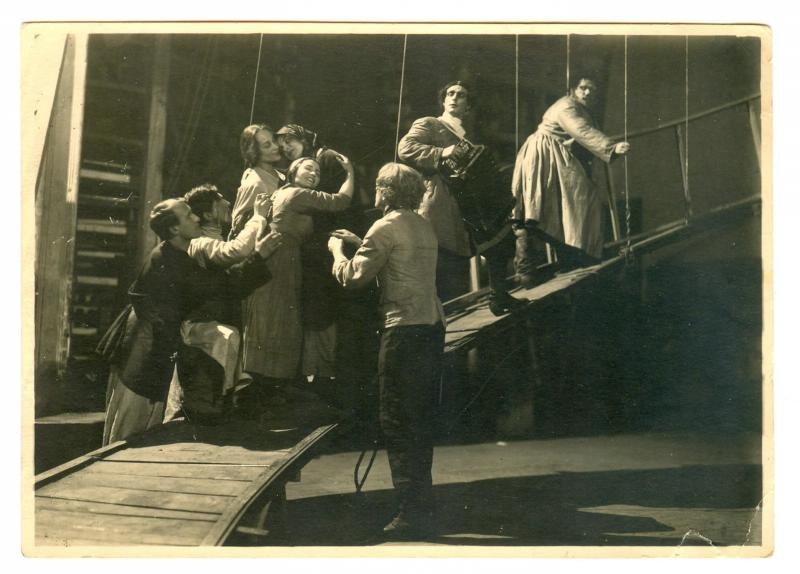 Театр имени Всеволода Мейерхольда. Сцена из спектакля «Лес», 1924 год, г. Москва. Видеовыставка «Мейерхольд» с этой фотографией.&nbsp;