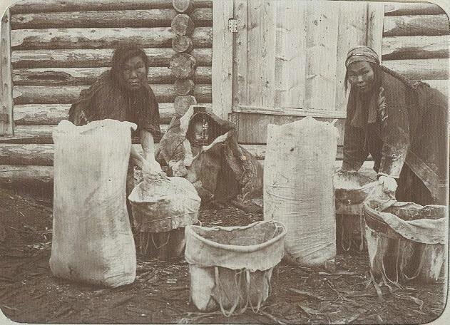 Групповой снимок, 1910-е. Из серии «Этнографическая экспедиция по Северу».