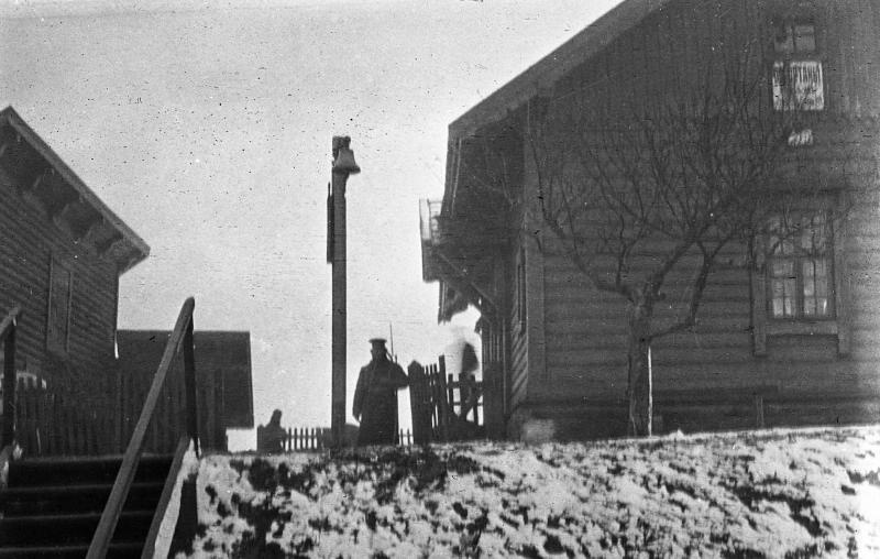 На железнодорожной станции, 1914 - 1918