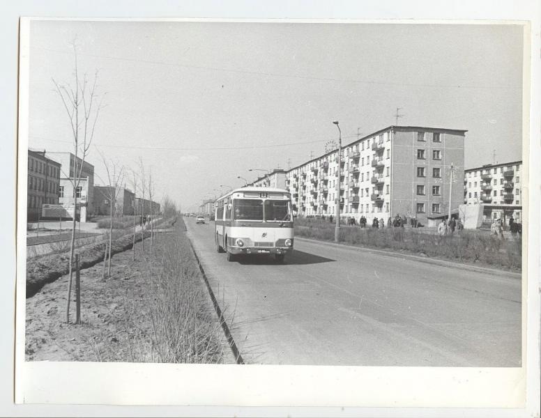 Автобус на улице города, 1970-е