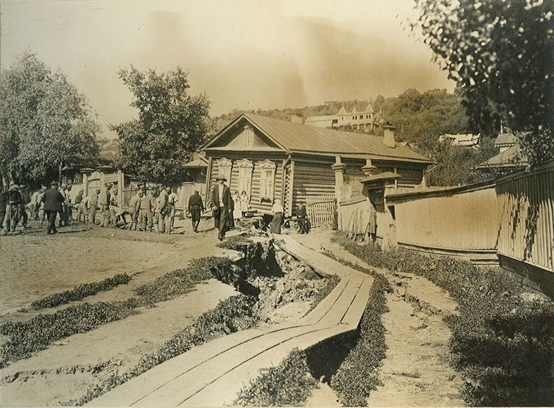 Последствия оползня. Подгорная часть Симбирска., май 1915, г. Симбирск. С 1924 года - Ульяновск.