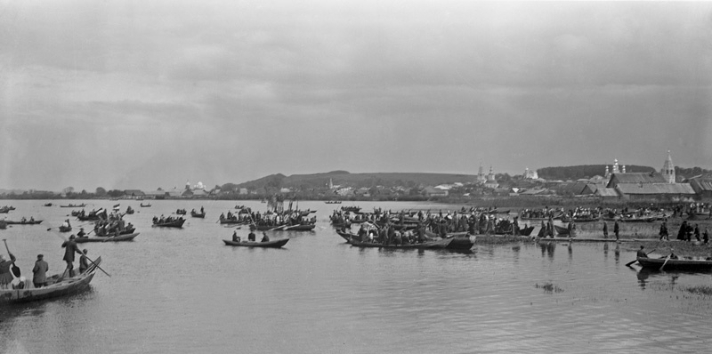 Крестный ход на Галичском озере в Духов день, 1911 год, г. Галич