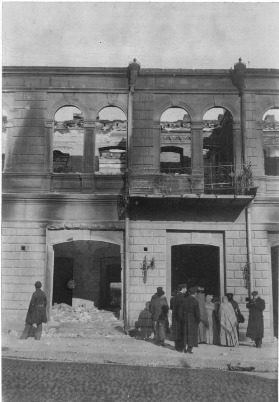 Резня армян в Баку. Парадный подъезд дома Лалаяна, 24 августа 1905, Бакинская губ., г. Баку