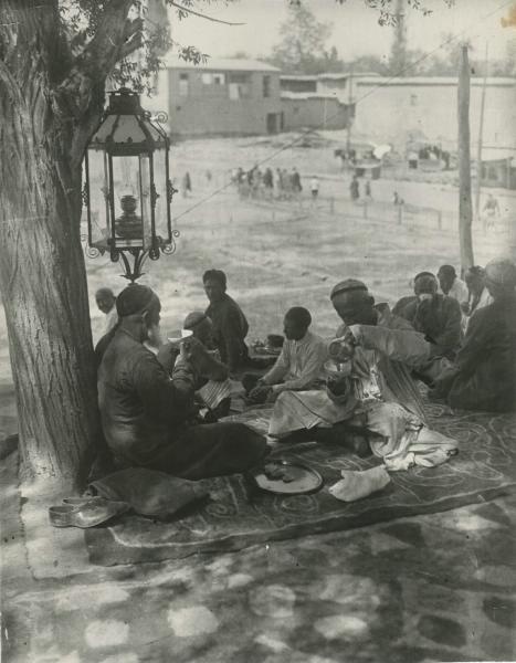 Чайхана. Аксакалы пьют чай, 1929 год, Узбекская ССР
