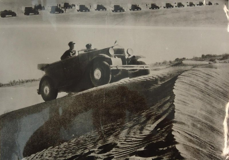 Автопробег через пустыню Каракум, 1935 год, Узбекская ССР. Выставка «В пустыне» с этой фотографией.
