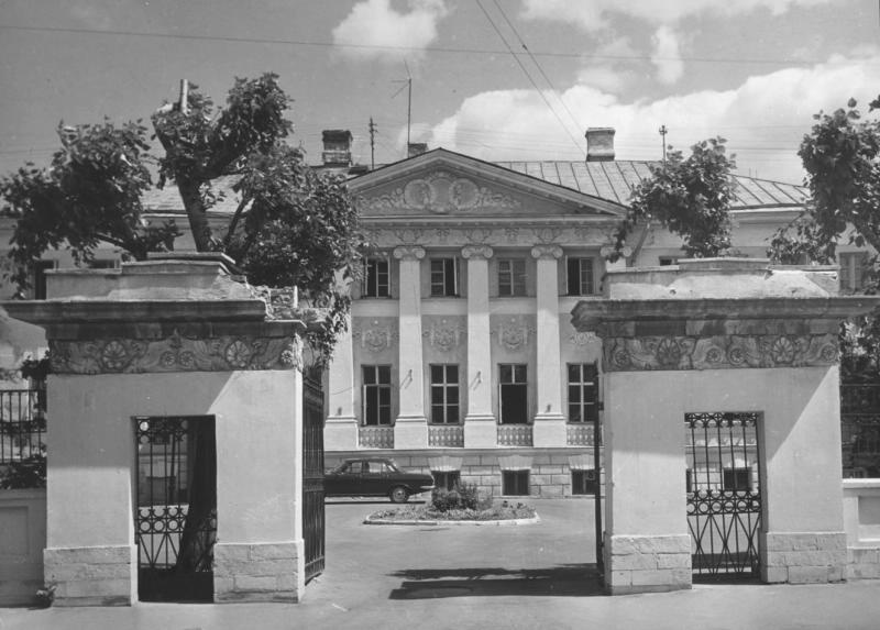 Дом Долгова — Жемочкина, 1970-е, г. Москва. Построен в конце XVIII — начале XIX века.