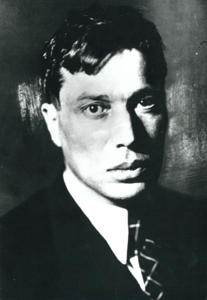 Поэт Борис Пастернак, 1934 год. Видео&nbsp;«"Доктор Живаго": между адом и раем», выставка «Подобрать слова» с этой фотографией.