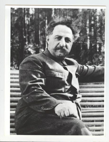 Серго Орджоникидзе, 1930 - 1936. Видео «Товарищ Серго. От фельдшера до "отца" тяжелой промышленности» с этой фотографией.