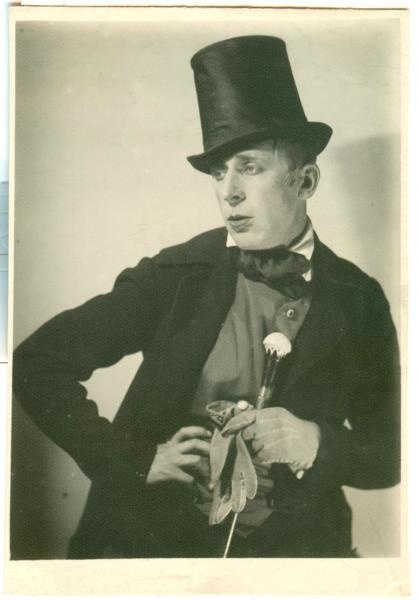 Сергей Мартинсон в роли Хлестакова в спектакле «Ревизор», 1926 - 1929, г. Москва