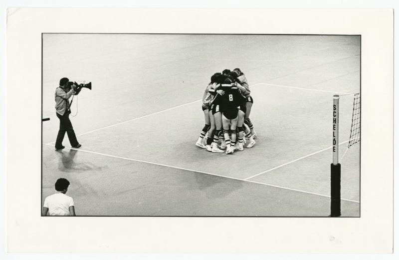 Волейболистки, 1980 год. Выставка «За кадром» с этой фотографией.