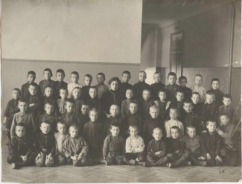 Школа мальчиков, 1930-е