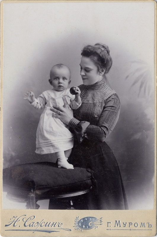 Мальчик газетчик 19 век англия. Америка 1911. Ребенок 1900 г. Ребенок 1900 г. Дети прошлого.