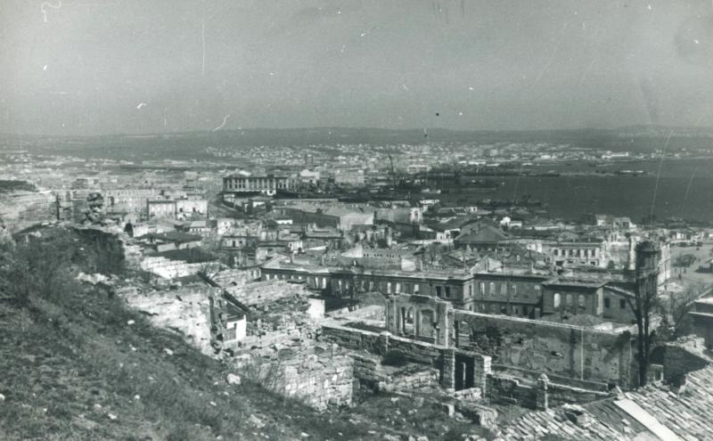 Керчь после освобождения, 11 - 30 апреля 1944, Крымская АССР, г. Керчь