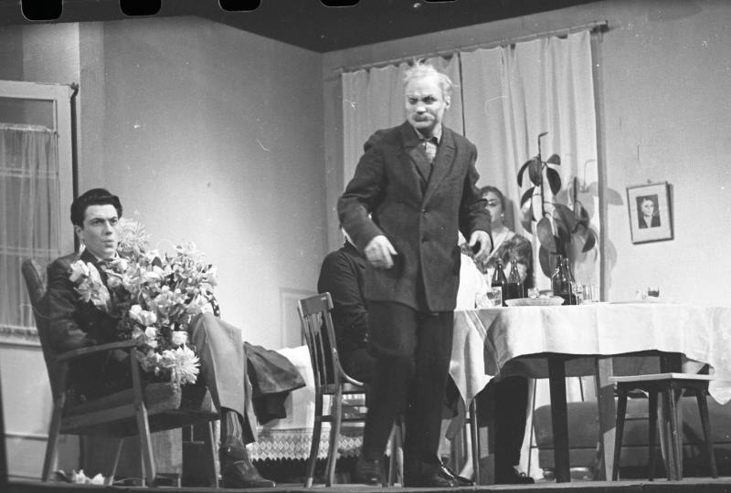 Вадим Бероев в спектакле театра имени Моссовета «Ленинградский проспект», 1960-е, г. Москва