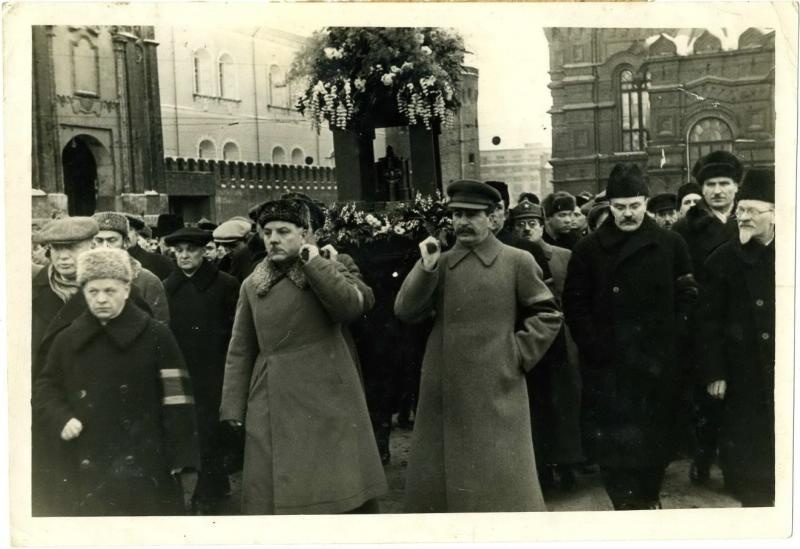 Похороны Валериана Куйбышева, 27 января 1935, г. Москва. Выставка «Как хоронили лидеров СССР» с этой фотографией.