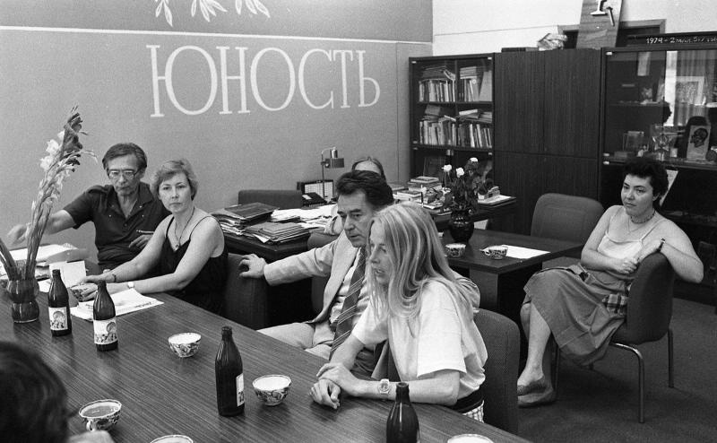 Райнхольд Месснер в редакции журнала «Юность», 7 января 1988 - 31 июля 1988, г. Москва. Видео «"Юность" была у всех» с этой фотографией.