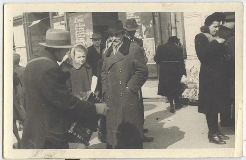На улицах Будапешта. Шарманщик, 1945 год, г. Будапешт