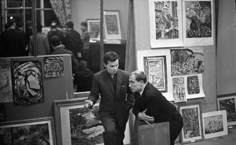 Спор, дискуссия у картин Аксенова, 1963 - 1964, г. Москва
