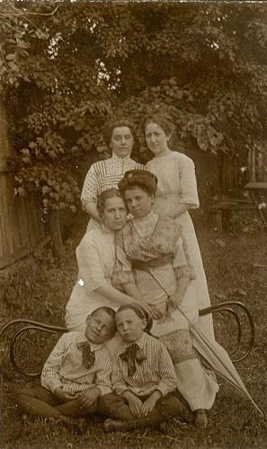 Семейный портрет, 1890 - 1909