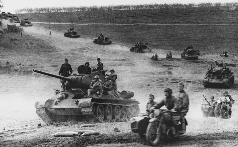 Без названия, 1944 год. Выставка «15 лучших фотографий с Т-34» с этим снимком.