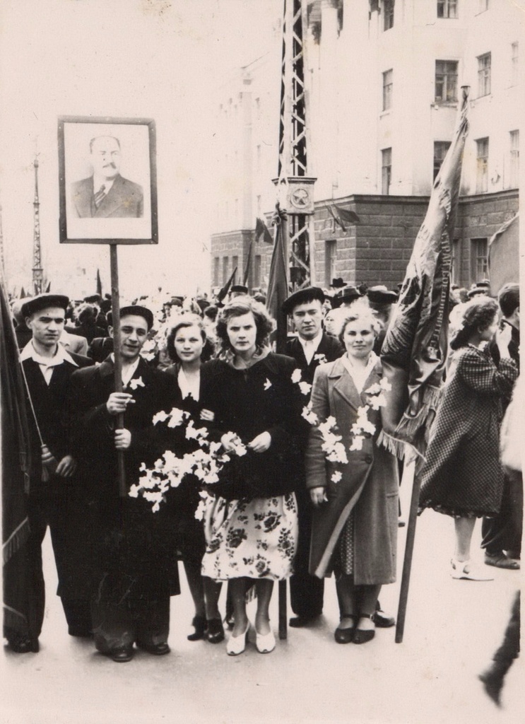 первомай на красной площади ссср. май 1954. московское детство. май 1954. май 1954.